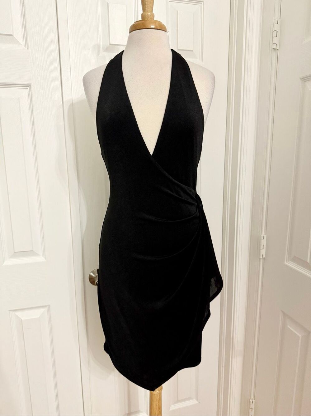 NWT Alice + Olivia Black Marx Halter Faux Wrap Cocktail Dress Size 10 $265